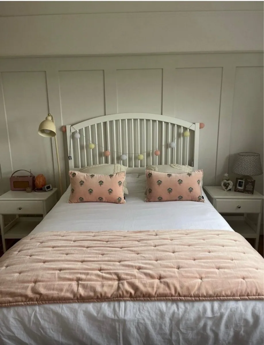 Bed - Image 1