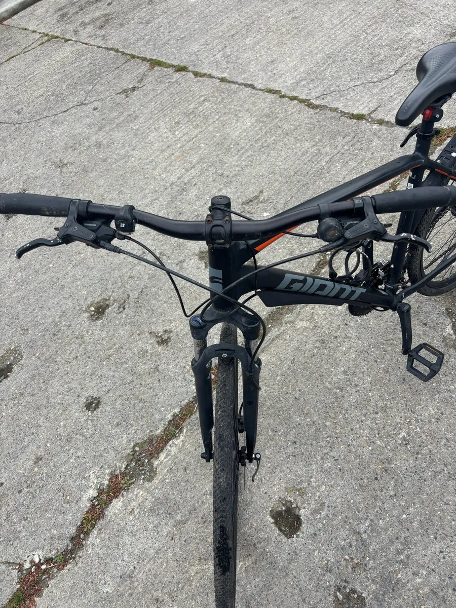 Giant Roam 2 Hybrid Bike - Image 4