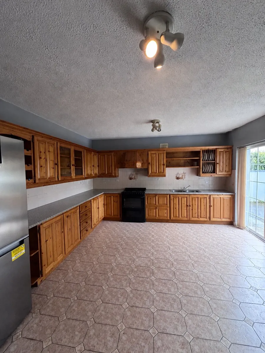 Solid wood kitchen