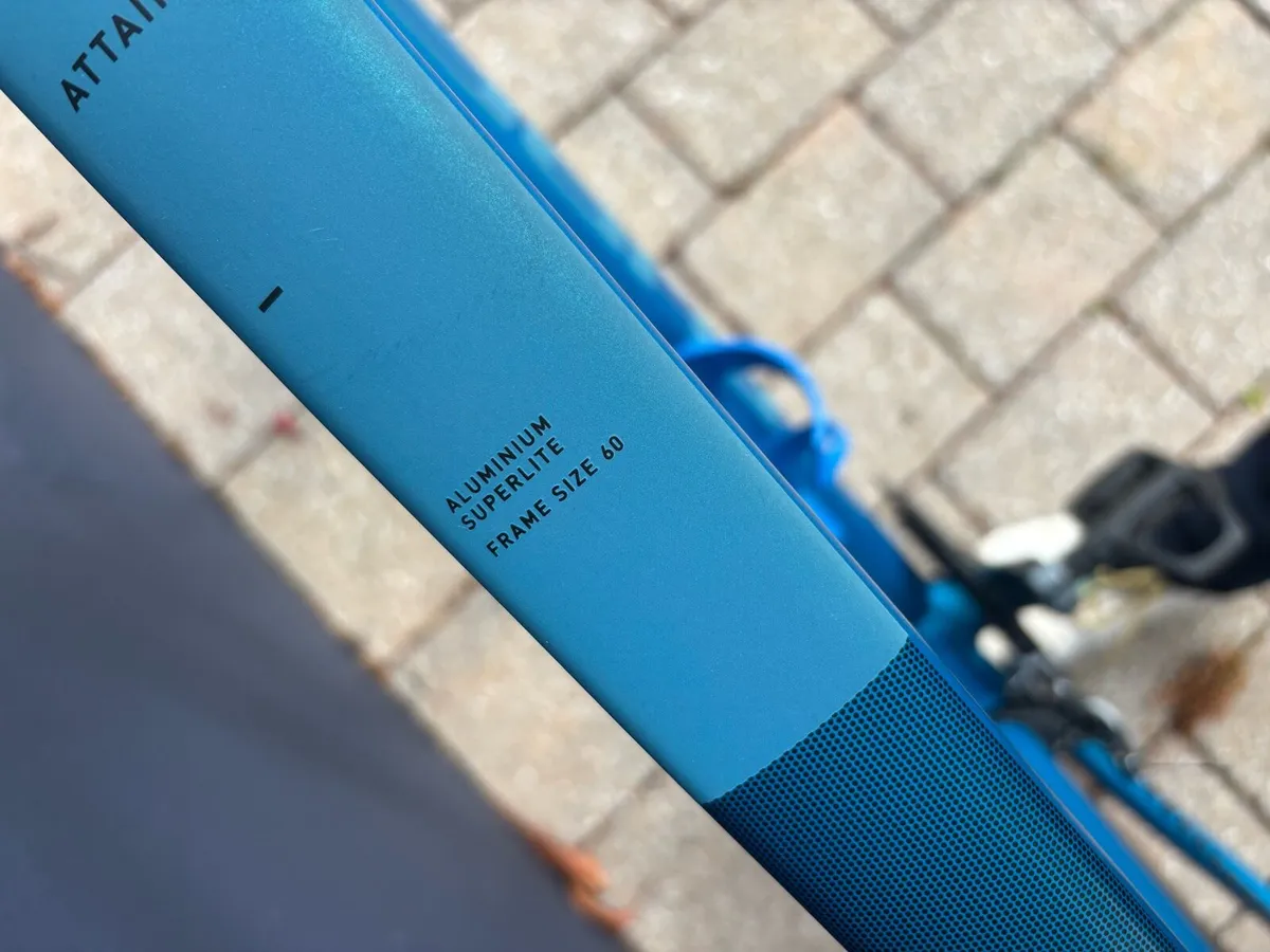 Cube Attain Road Bike - Less than 100km - As New - Image 3