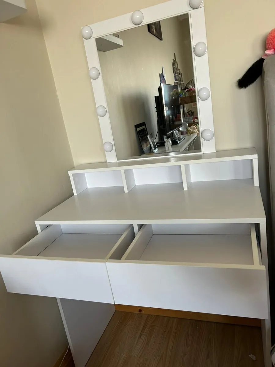 Vanity unit - Image 1