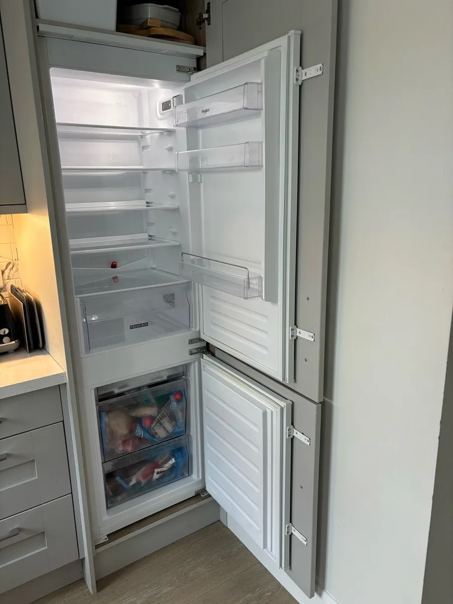Whirlpool integrated fridge freezer - Image 2