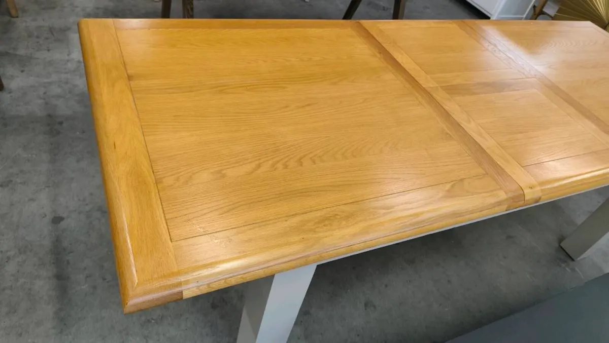 Extending Oak Dining Table Ex Display Excellent - Image 4