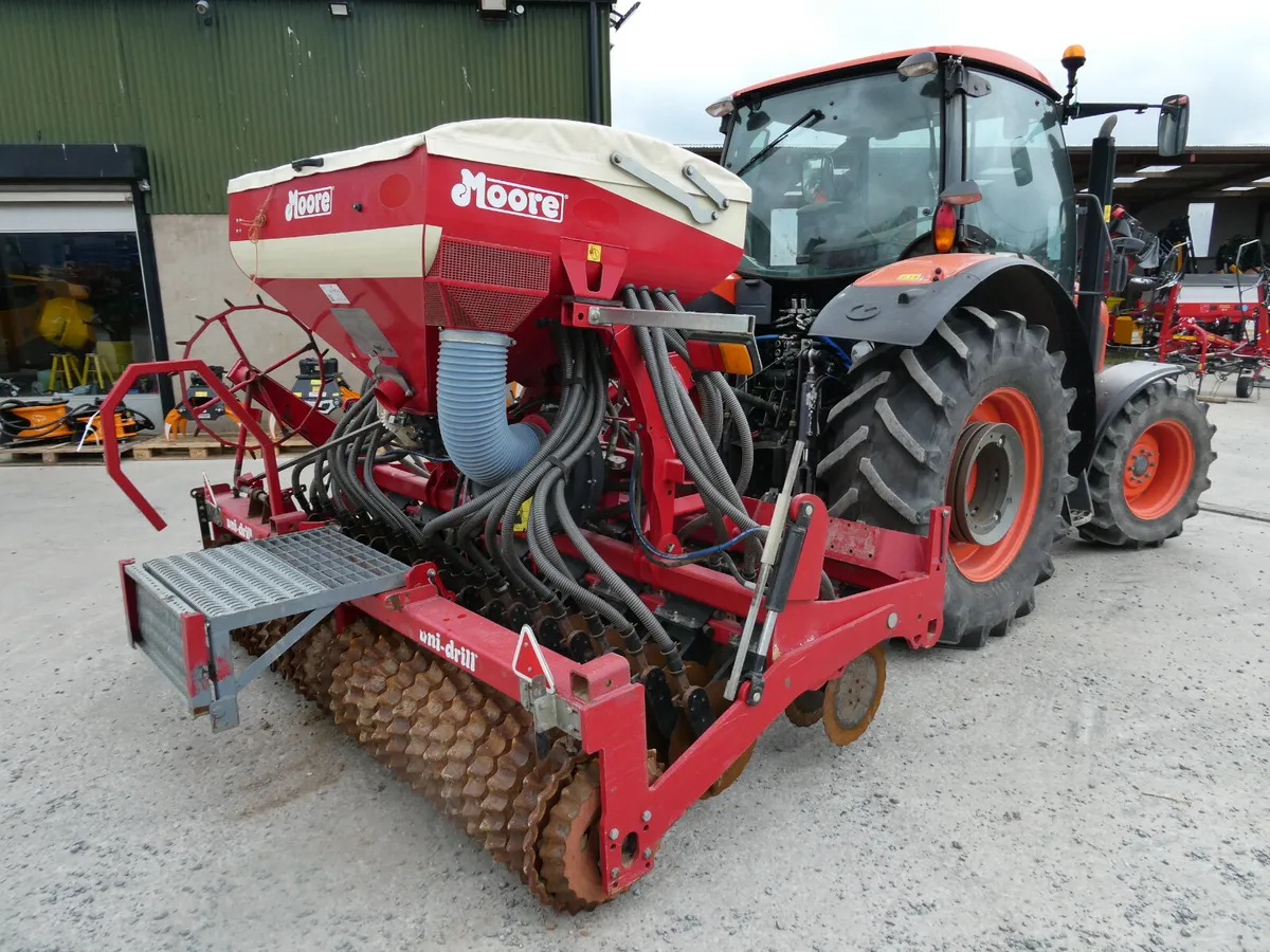 Moore 32 row UniDrill - Image 2