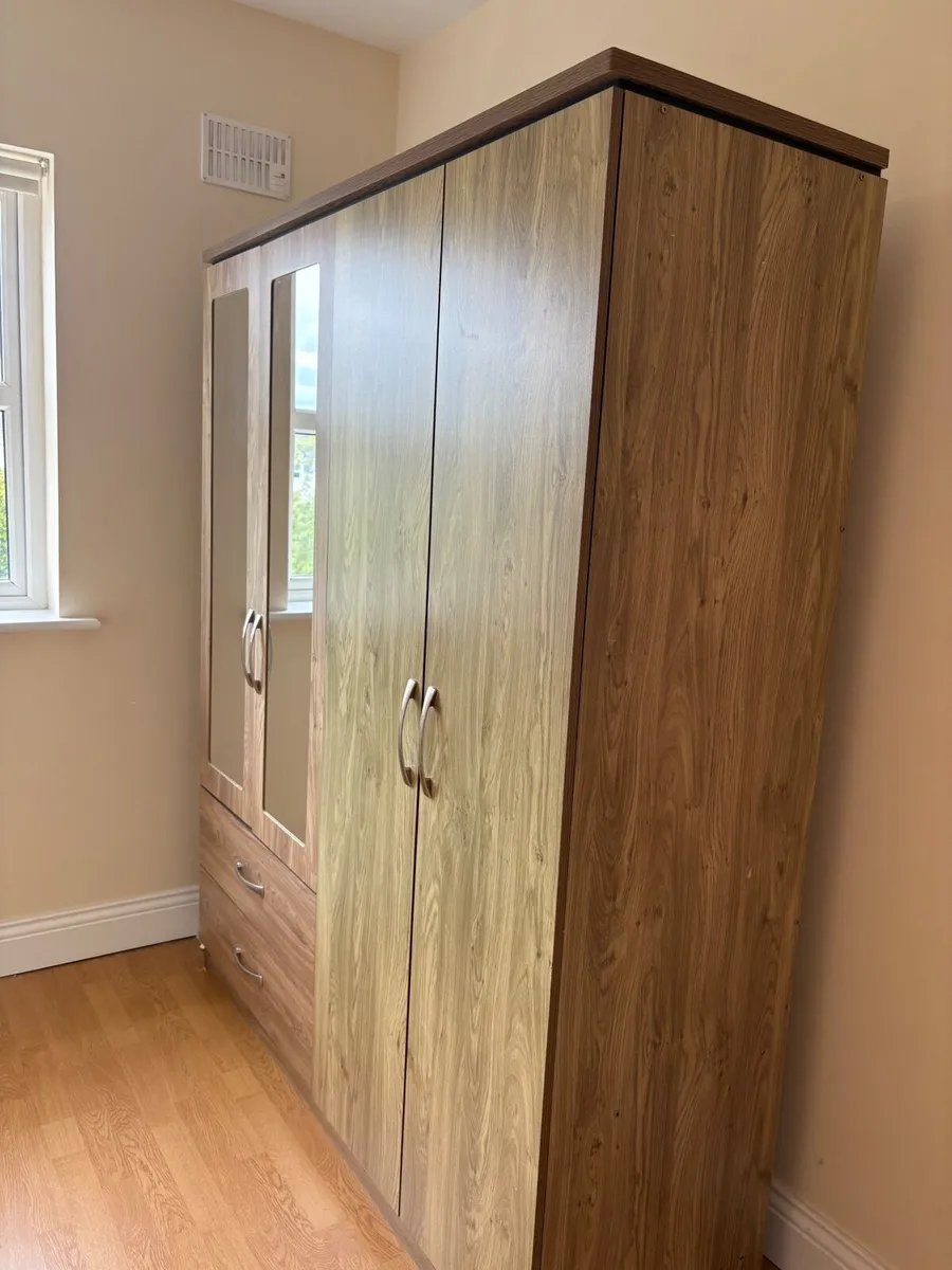 Wardrobe - Image 3