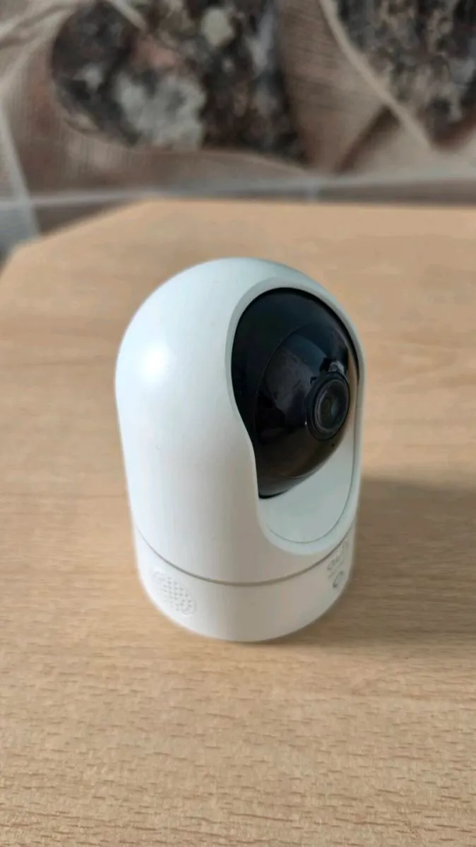 EUFY Indoor security cam E220 - Image 1