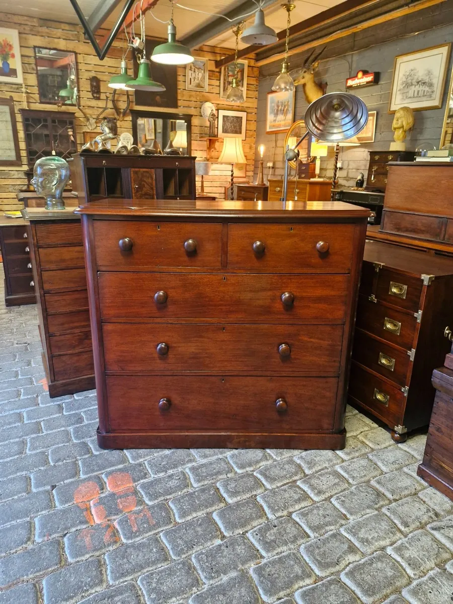 Chest - Image 1