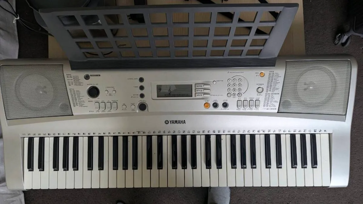 Yamaha keyboard psr e313 - Image 3