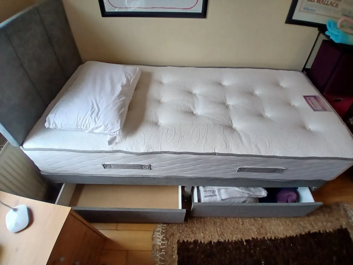 Sleep Tight single bed with pullout drawers - Image 2