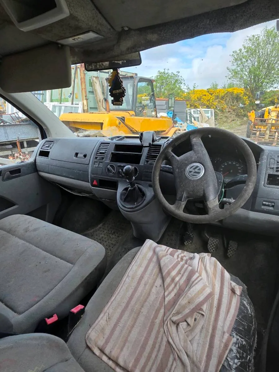 Volkswagen Transporter - Image 4