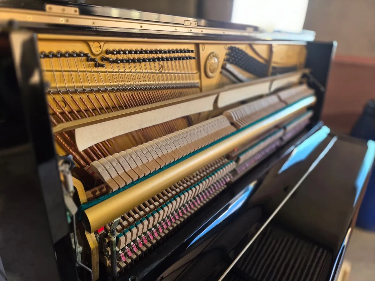 Yamaha UH2 upright piano - Image 4