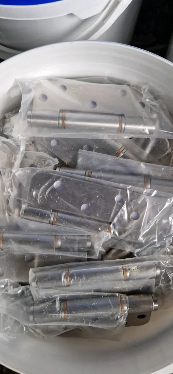Hinges - Image 1