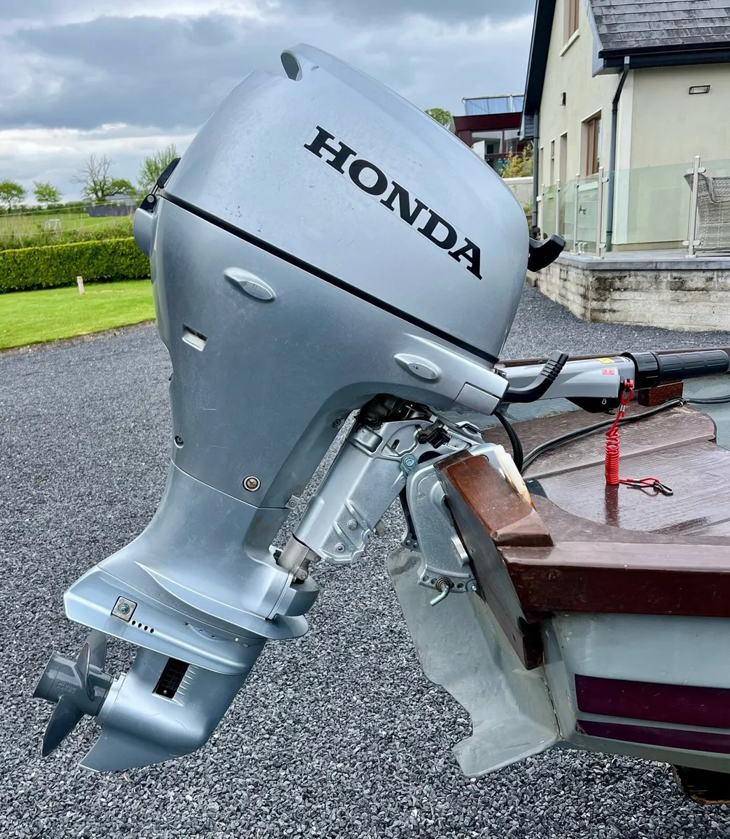 Honda outboard motor - Image 2