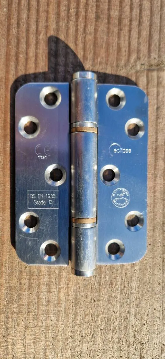 Hinges - Image 2