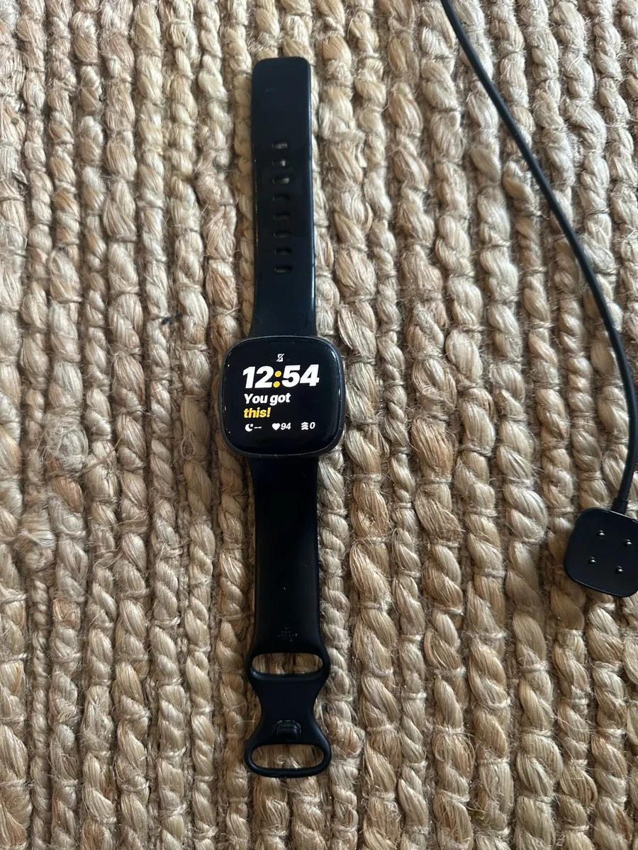 Fitbit Versa 4 - Image 2