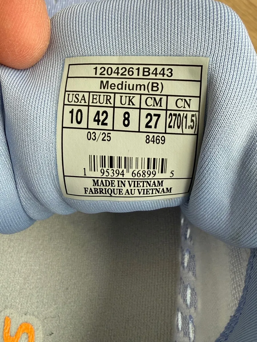 Running trainers uk size 8 - Image 3