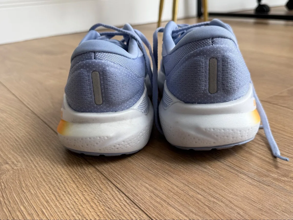 Running trainers uk size 8 - Image 4