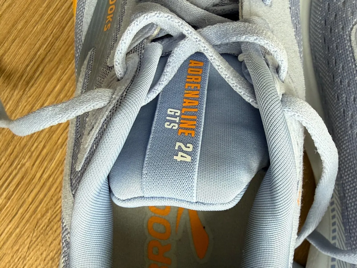 Running trainers uk size 8 - Image 2