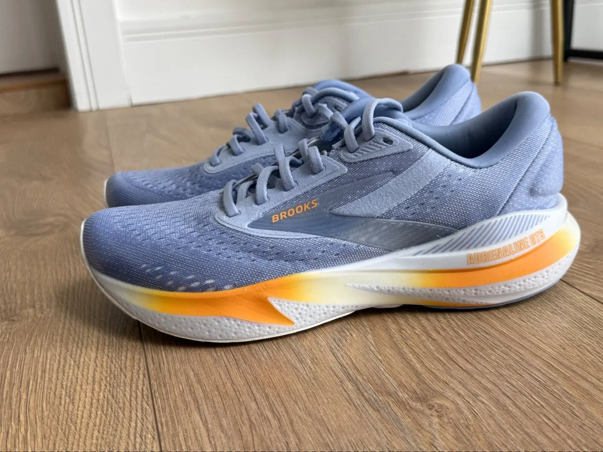 Running trainers uk size 8 - Image 1