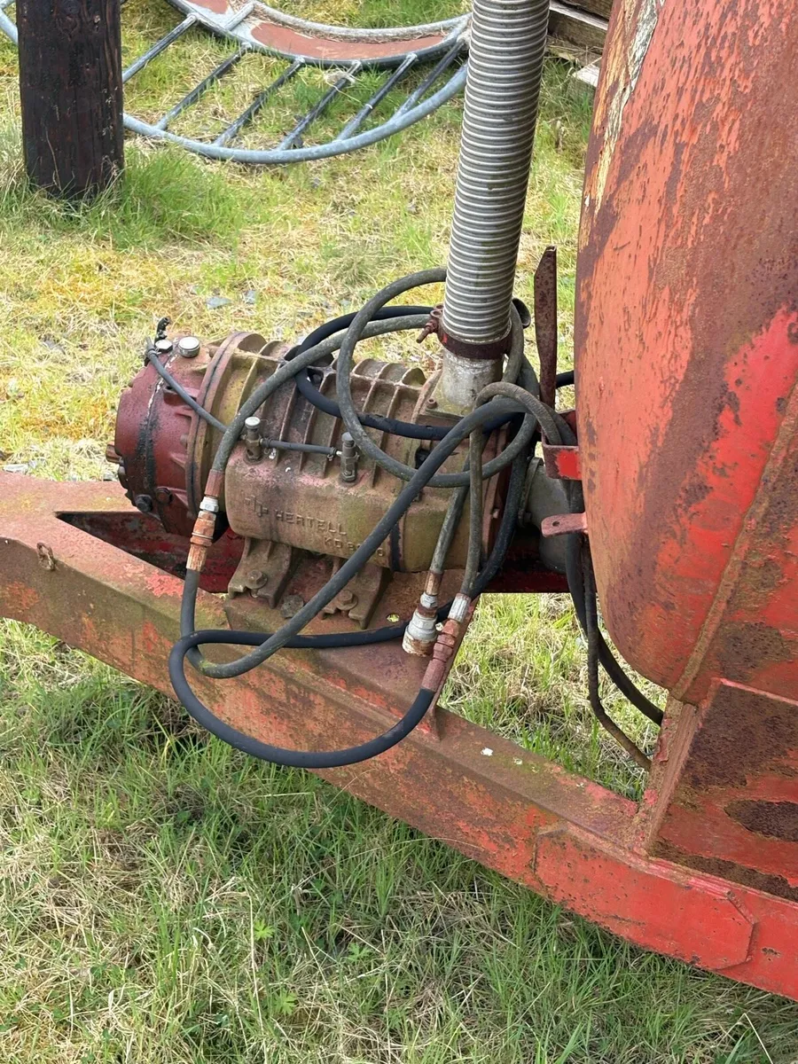 Hi Spec 1600 Gallon VX Model - Image 2