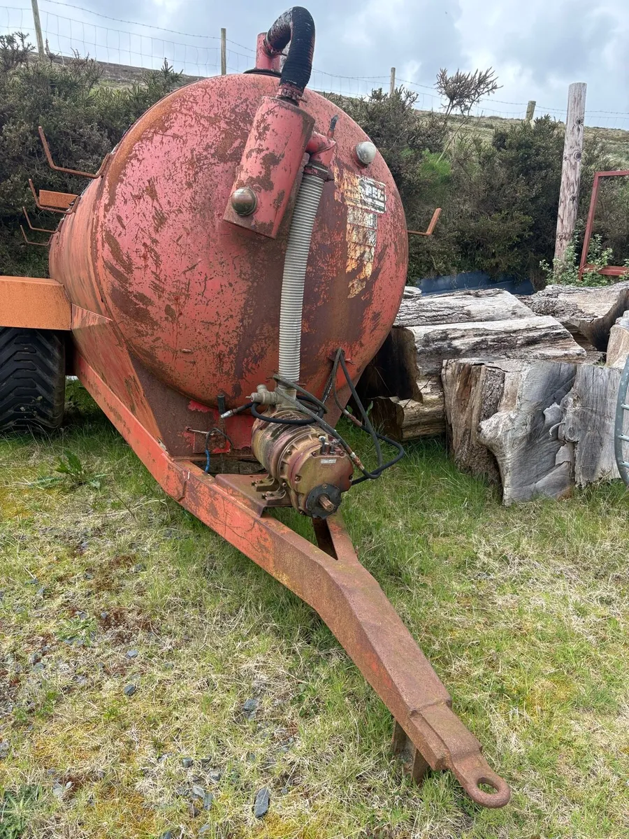 Hi Spec 1600 Gallon VX Model - Image 1