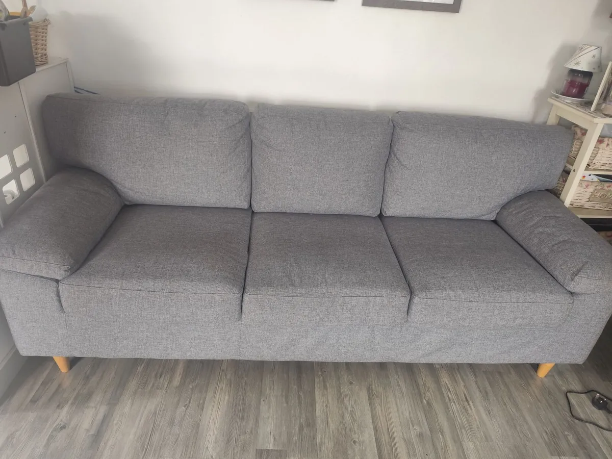 Couches - Image 2