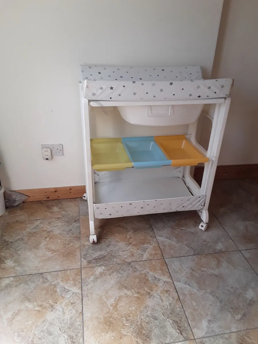 Baby changing table with  bath - Image 1