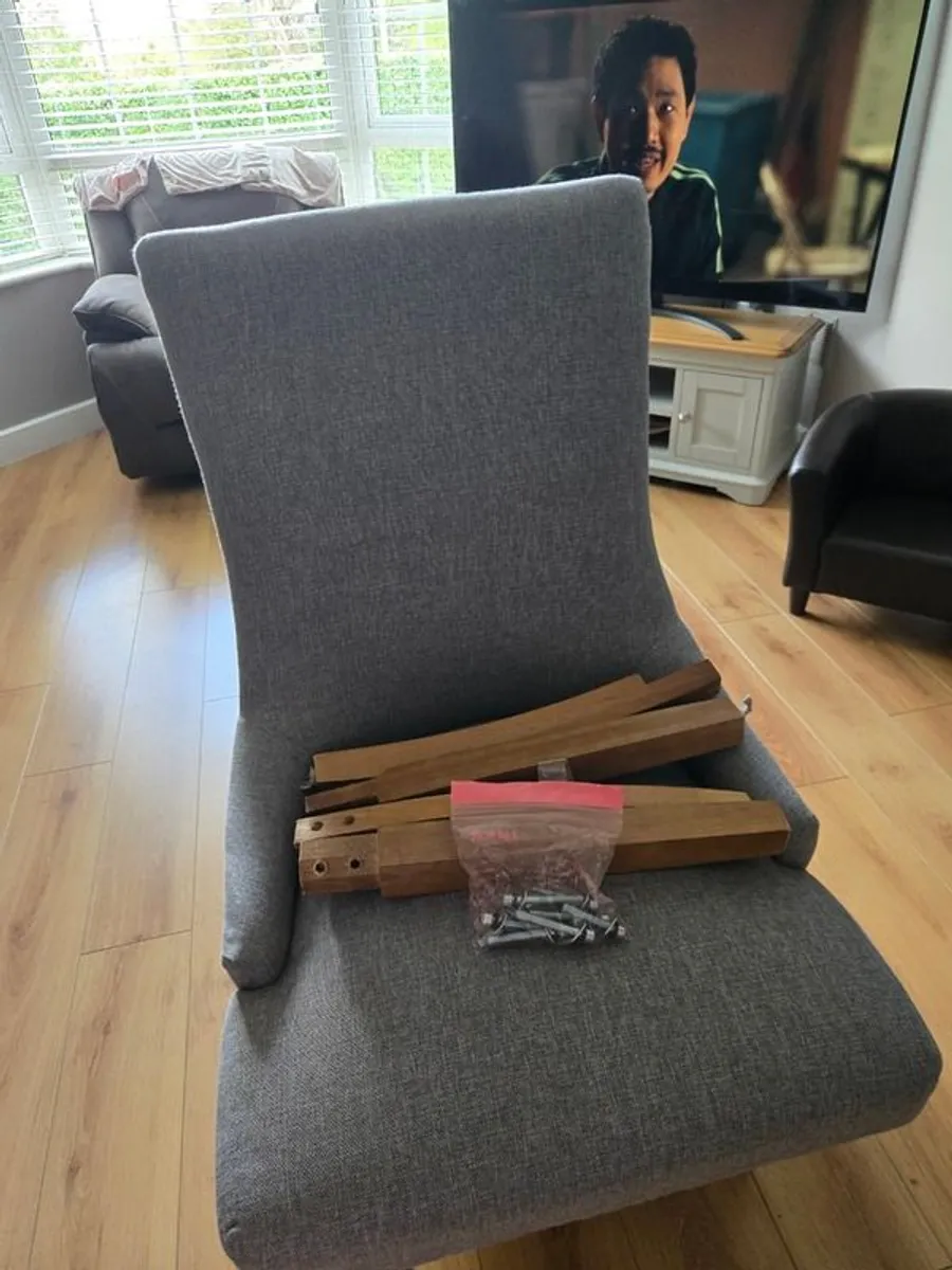 Dining room chairs - Image 4