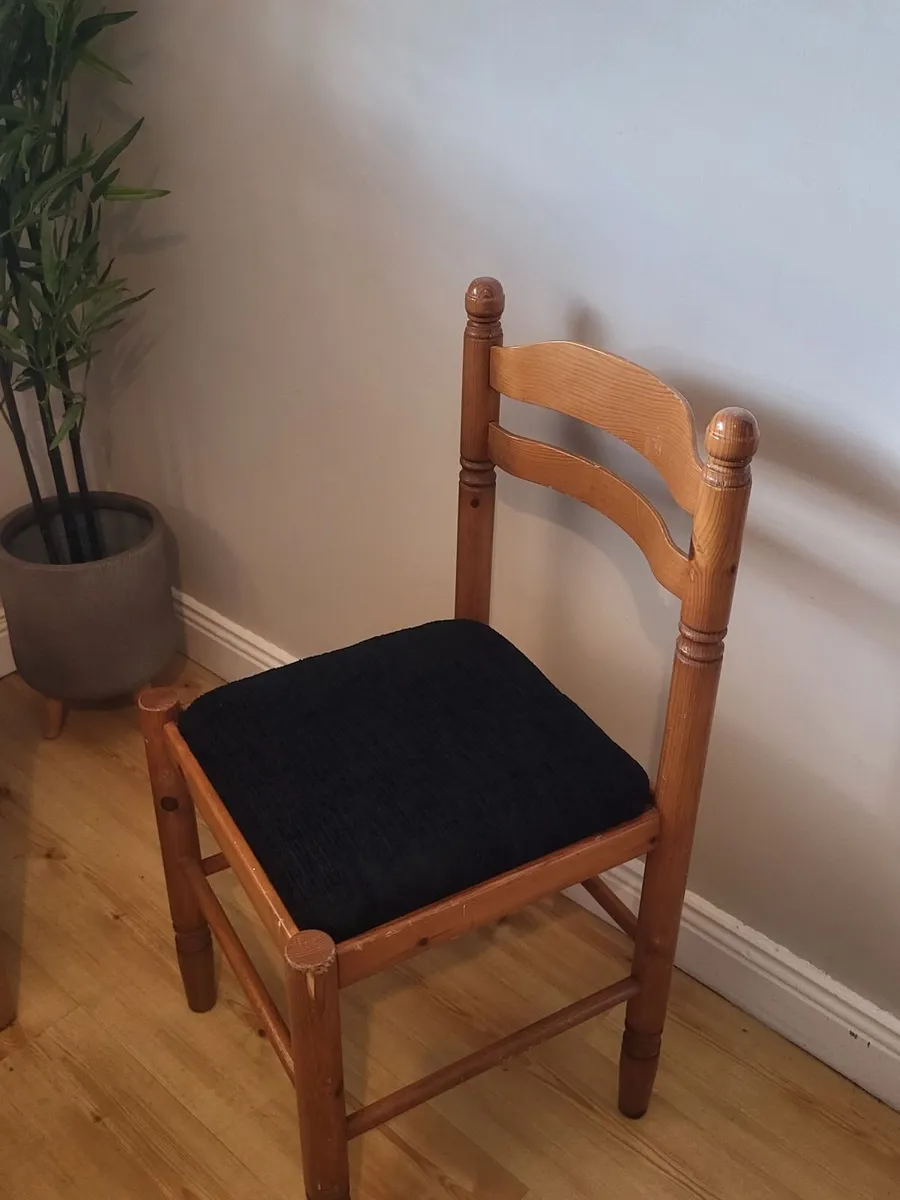 Kitchen chairs - Image 1