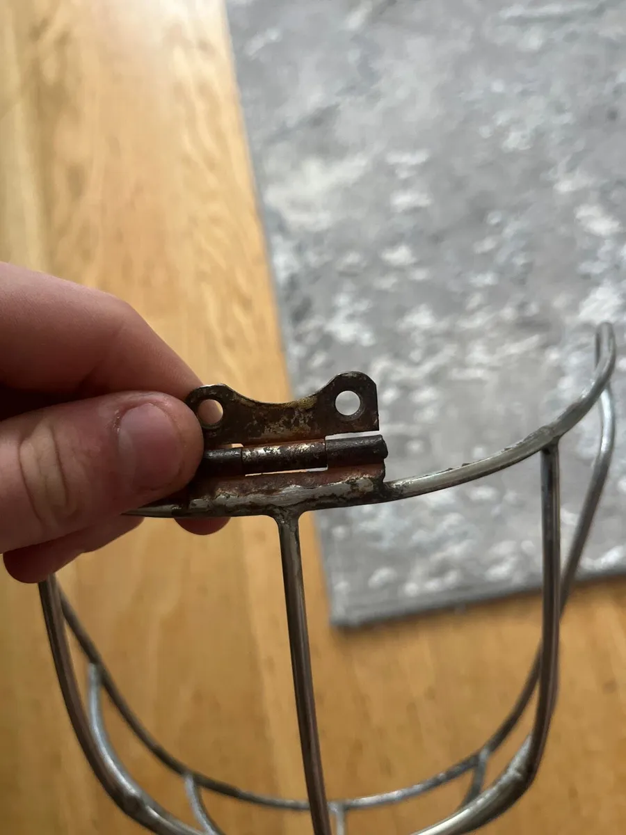 Oldstyle wide hinge guard - Image 1