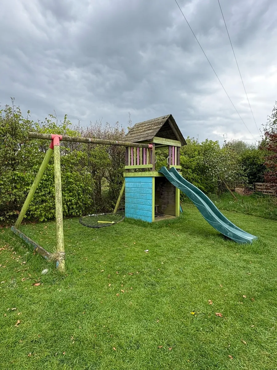 Outdoor playhouse - Image 1