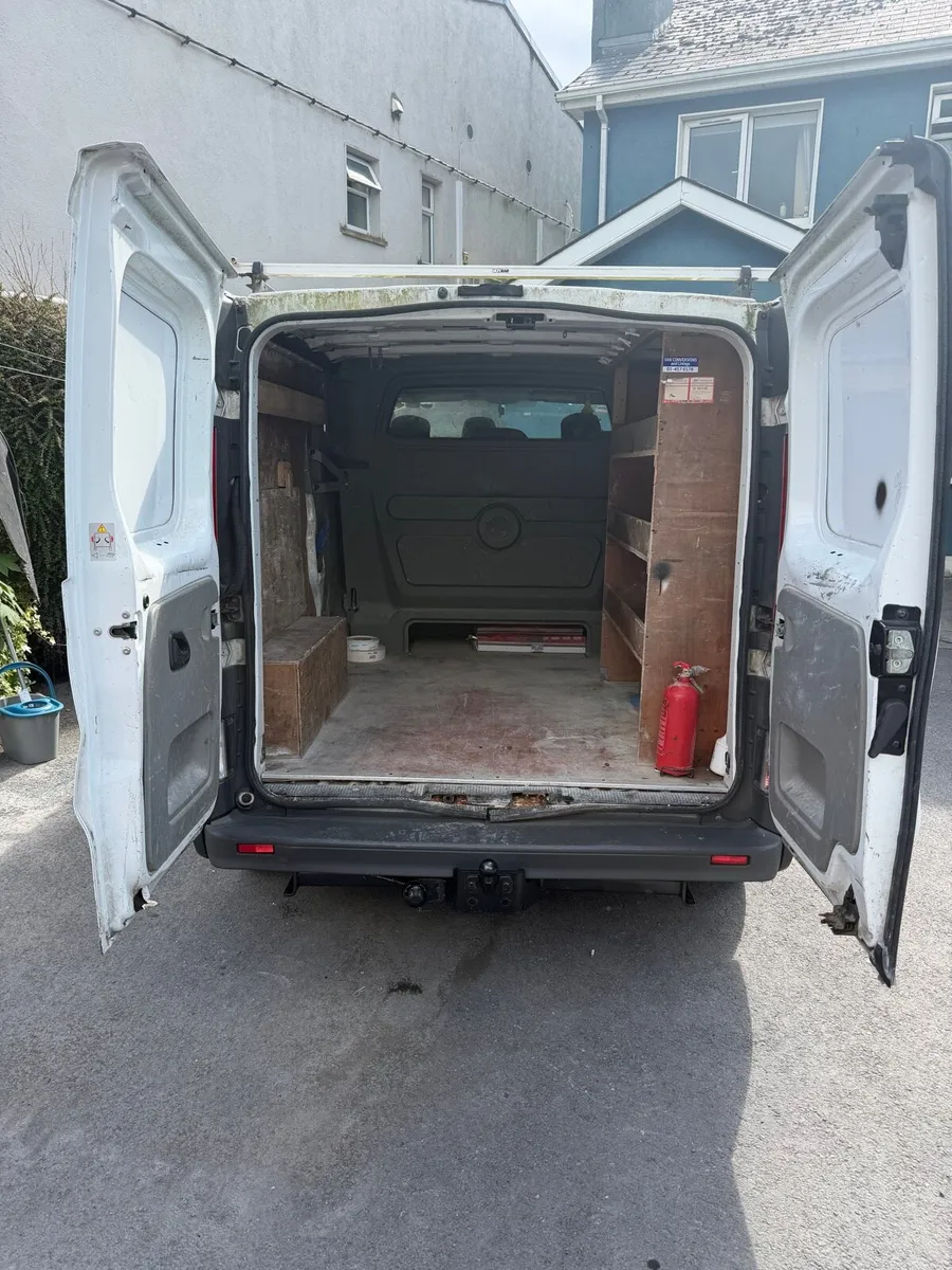 Crew cab 6 seats - Image 3