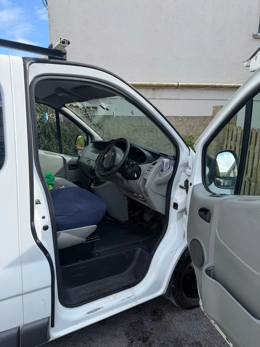 Crew cab 6 seats - Image 4
