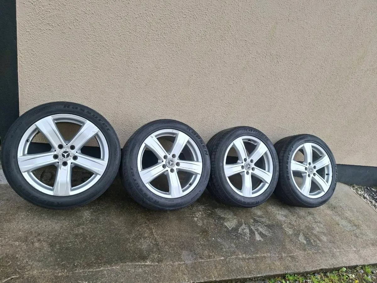 Genuine Mercedes 18" alloys - Image 1