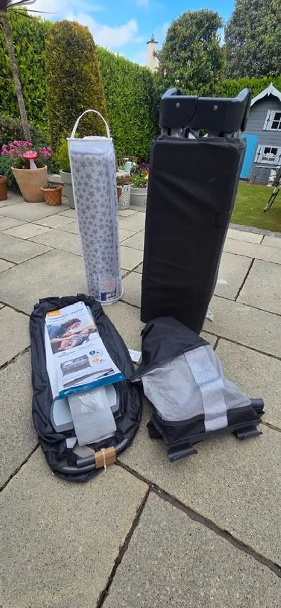 Travel cot - Image 1