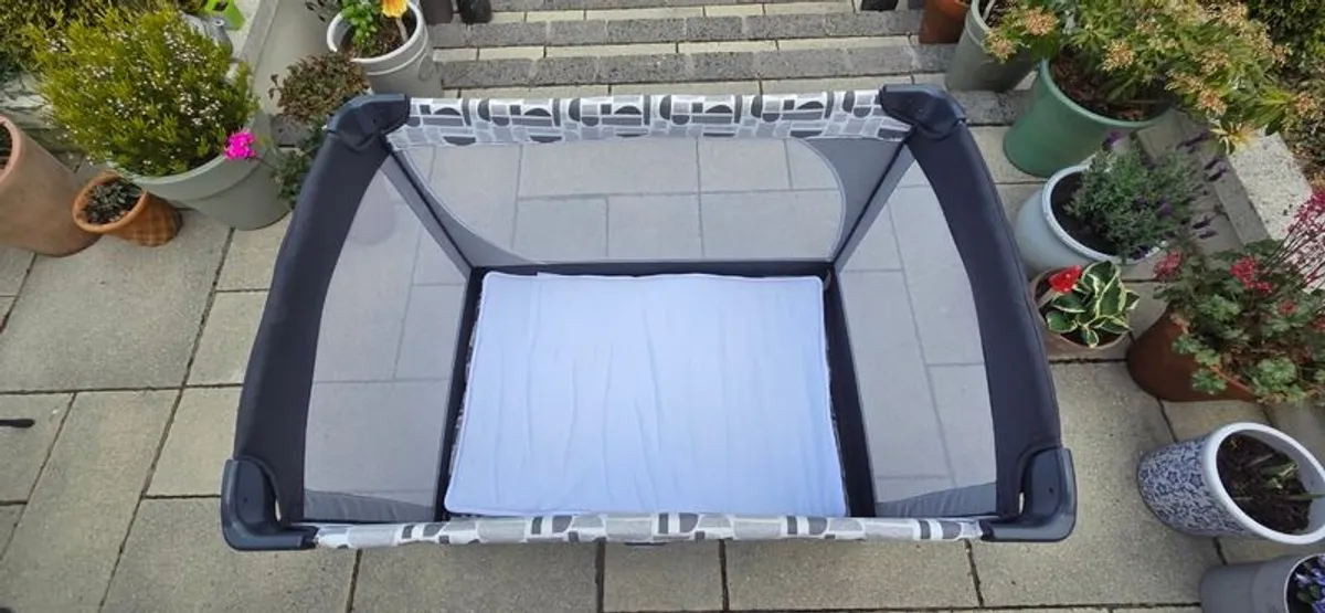 Travel cot - Image 4