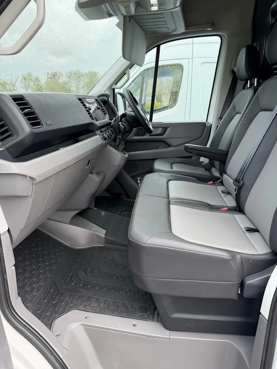 Volkswagen Crafter 177 Bhp Auto - Image 4