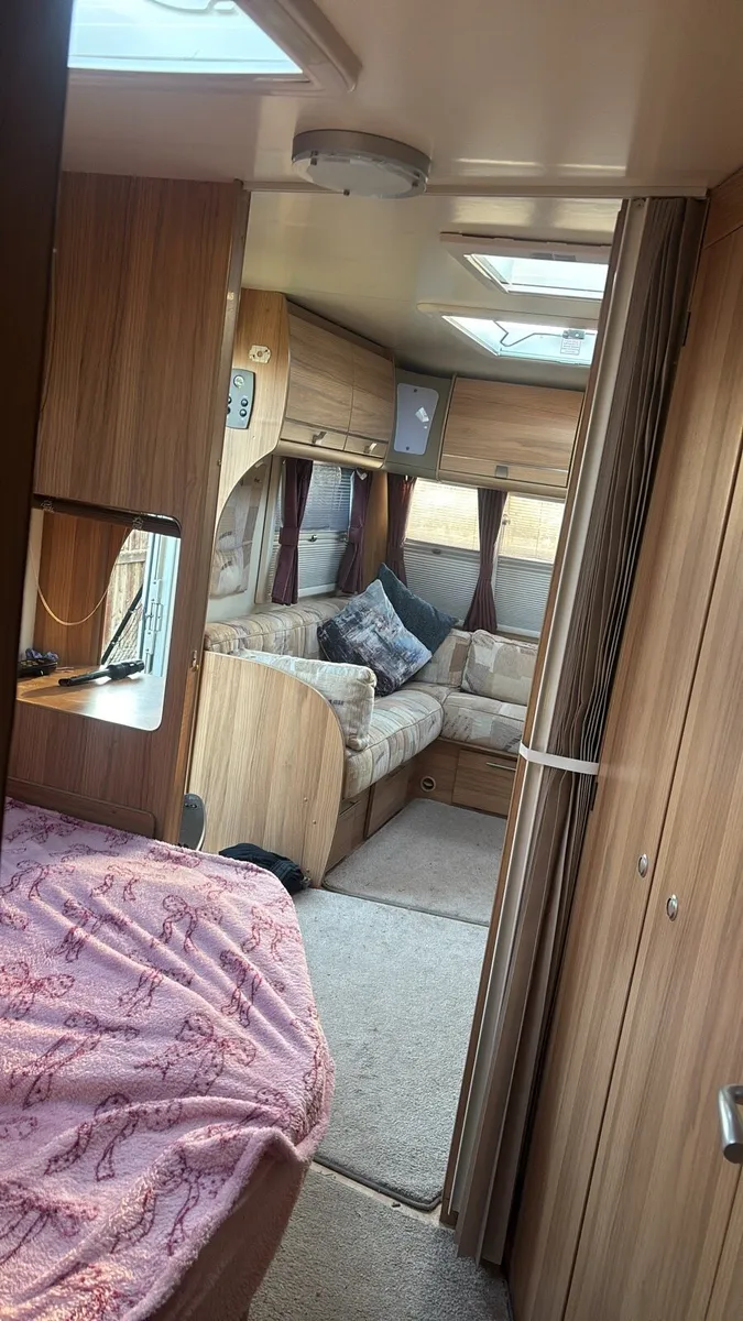 Caravan - Image 4