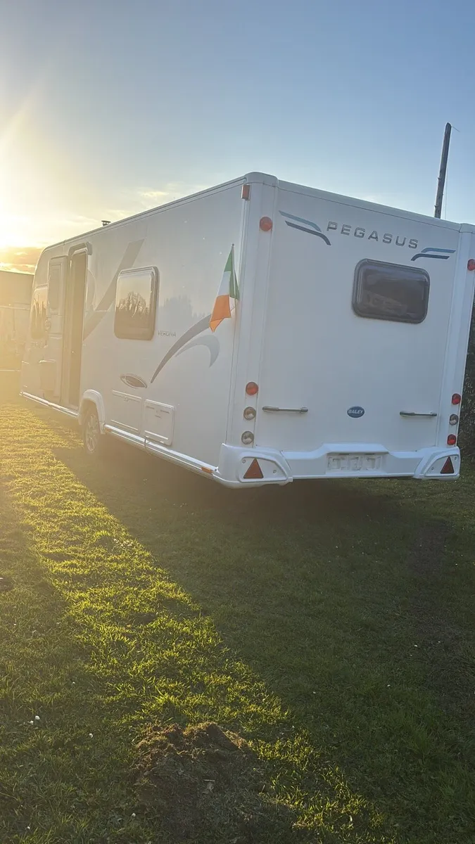 Caravan - Image 4
