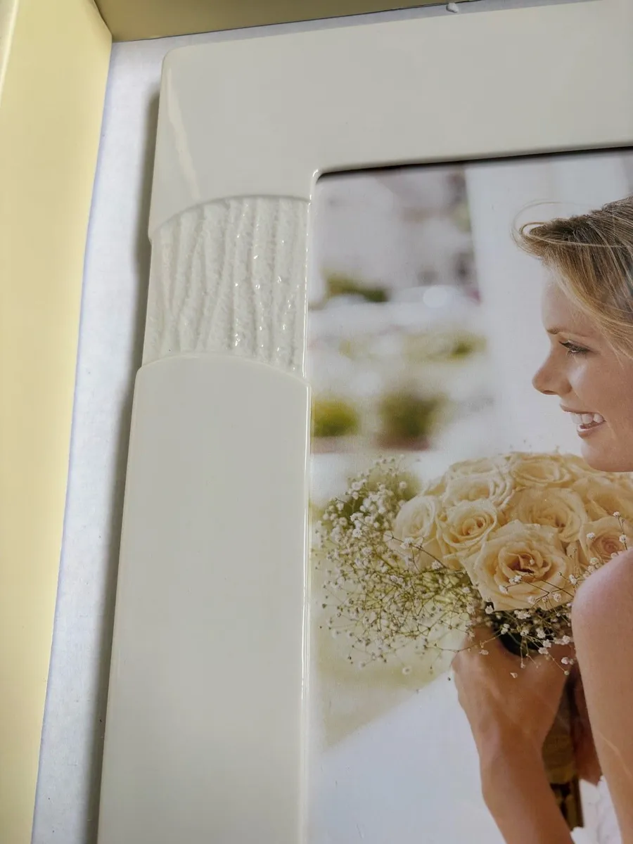 Belleekliving photo frame - Image 2