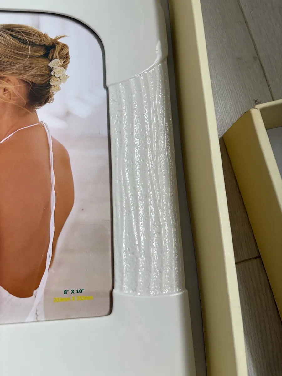 Belleekliving photo frame - Image 3