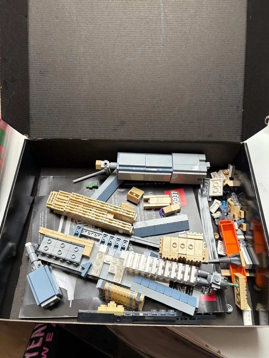 Lego Architecture - Image 1