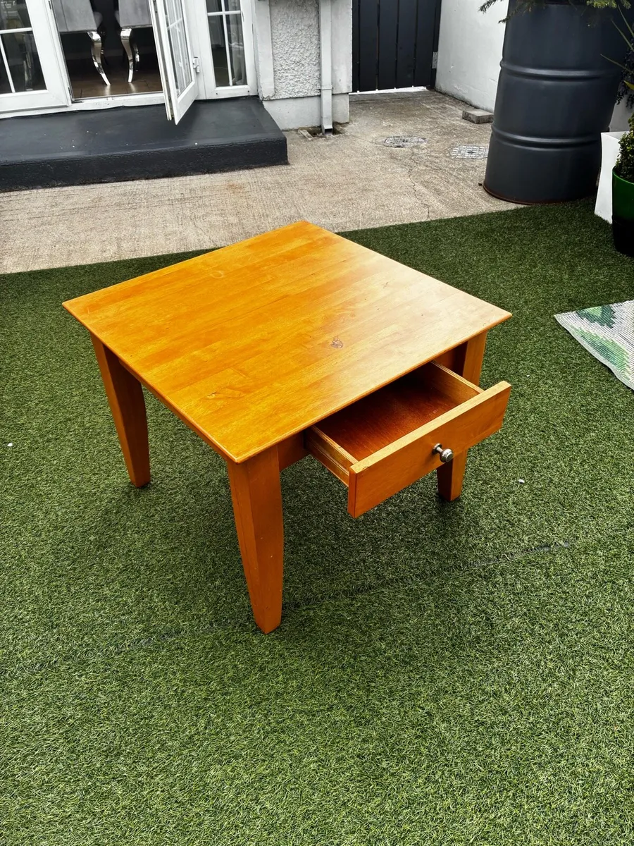 Side/coffee table free - Image 1
