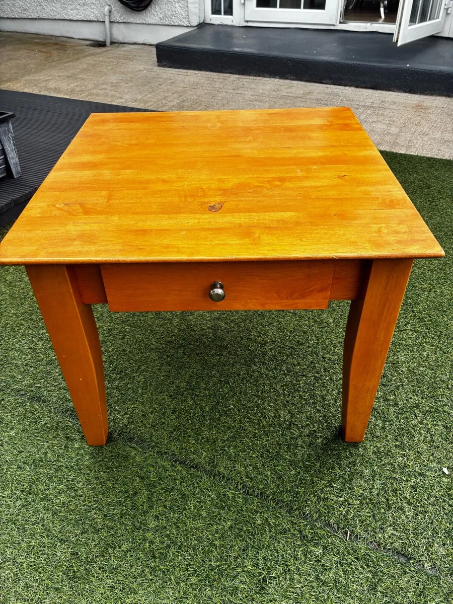 Side/coffee table free - Image 2