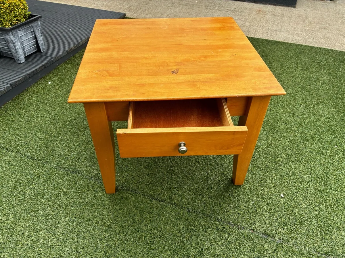 Side/coffee table free - Image 3