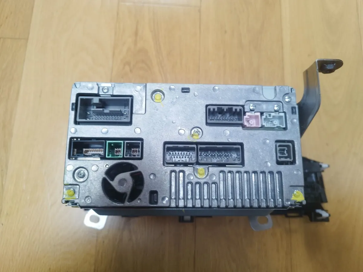 Car radio - Image 3