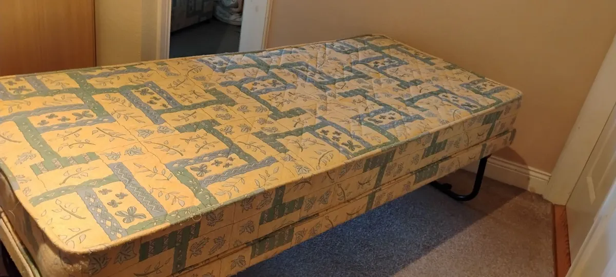 Bed - Image 1