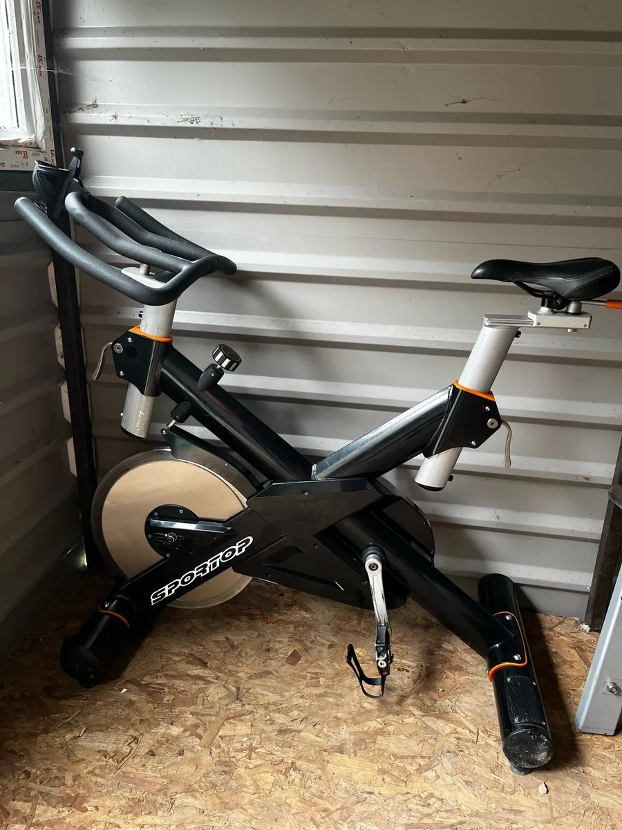 Sportop cb8500 30kg flywheel spin bike - Image 3
