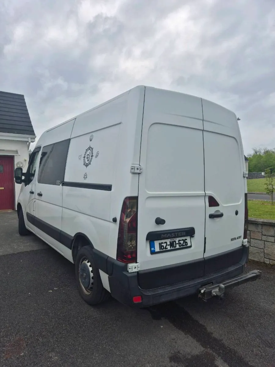 Renault master campervan - Image 4