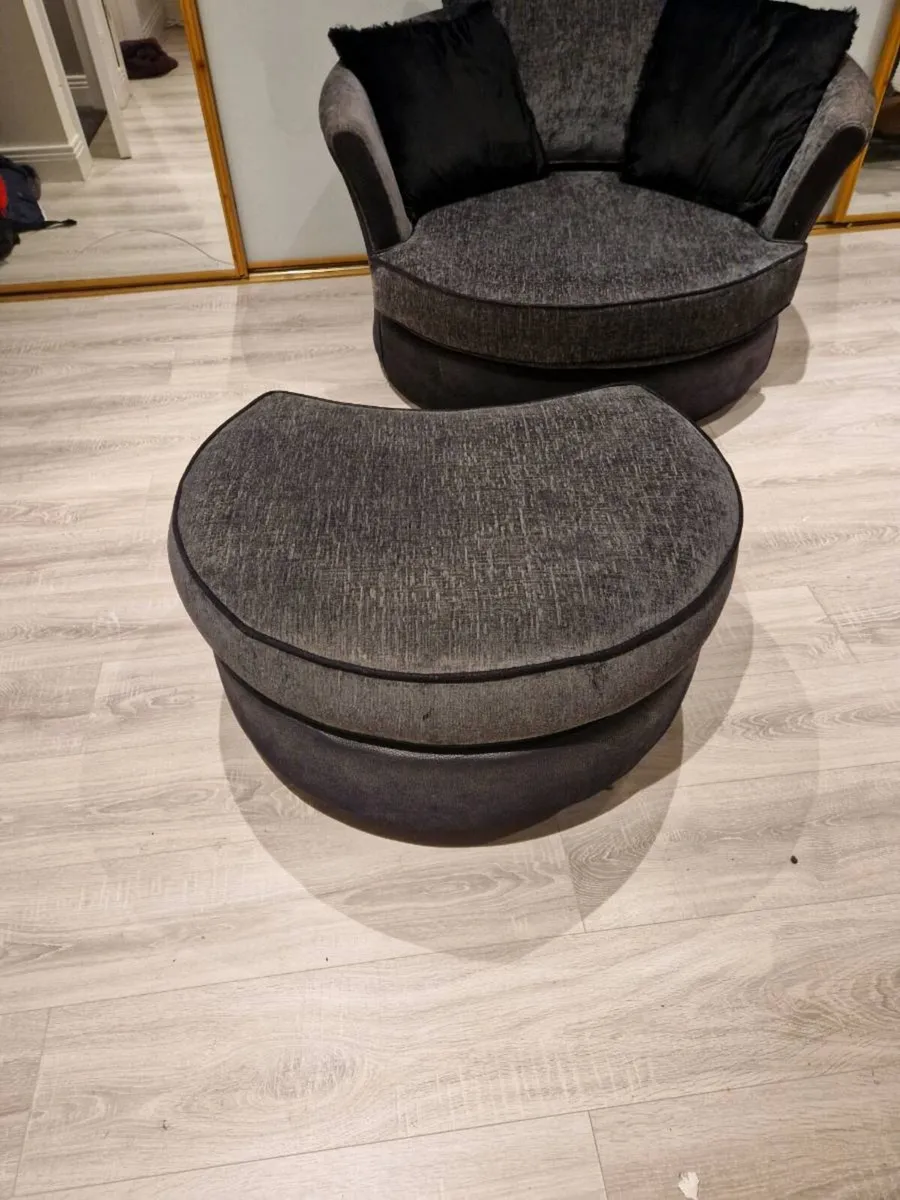 Swivel chair and foot stool - Image 2